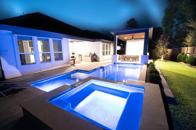 Building Photo - 16 Mariposa Wds Dr