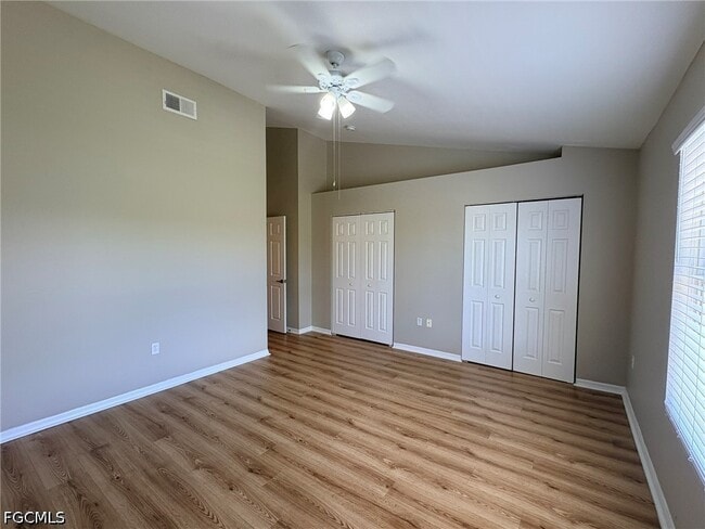 Building Photo - 3643 Pine Oak Cir