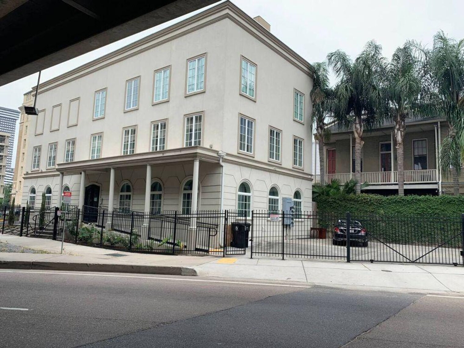 Building Photo - 1040 St Charles Ave