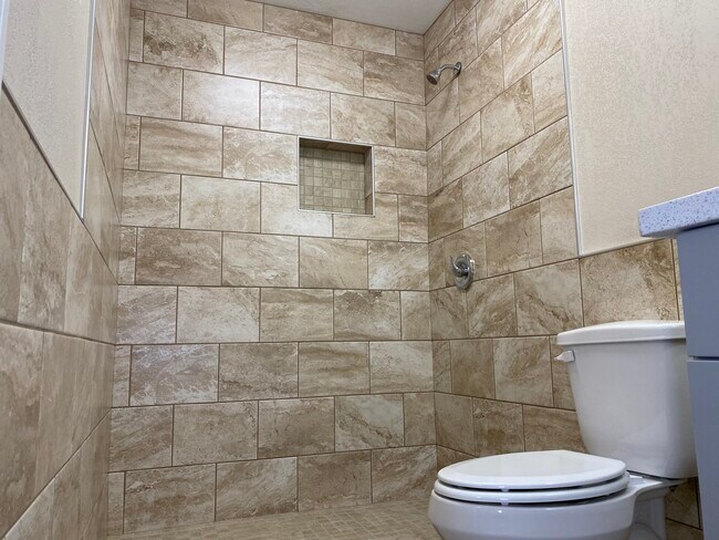 Building Photo - 5702 Golden Grove Ln