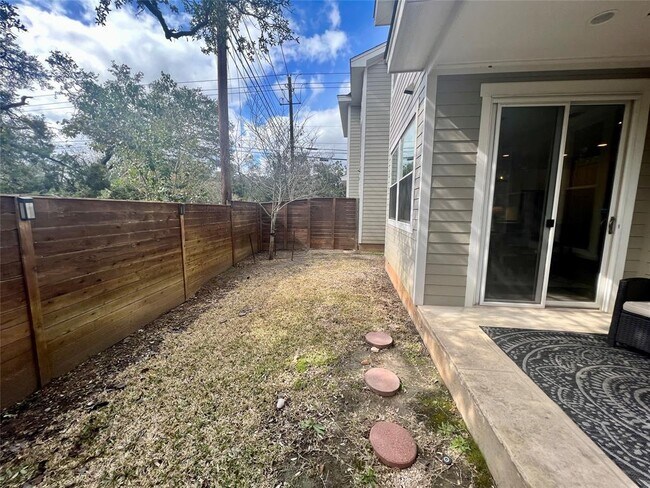 Building Photo - 6515 Davis Ln