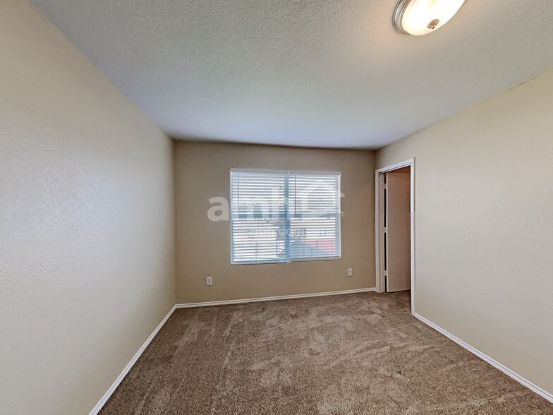 Building Photo - 7152 Little Mohican Dr