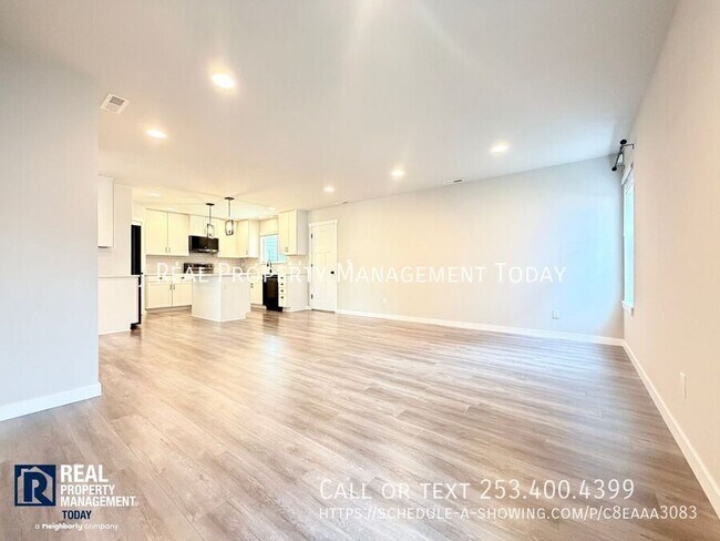 Building Photo - 362 Bondgard Ave E