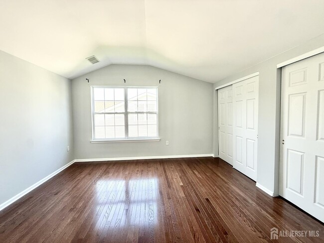 Building Photo - 25 Canal View Dr