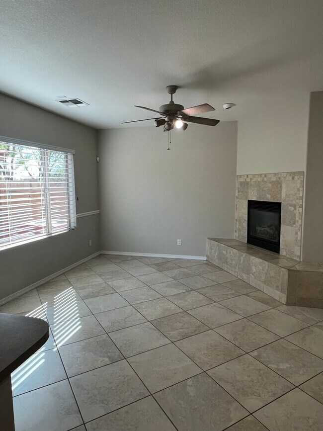 Building Photo - 3 Bedroom - 2 story home in Rancho Sahuarita