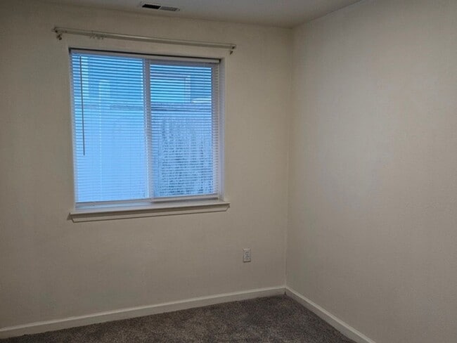 Building Photo - 3Bd/2Ba Single Story Home-Available soon!