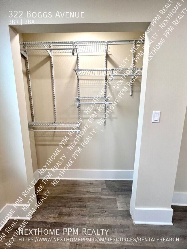 Building Photo - 322 Boggs Ave