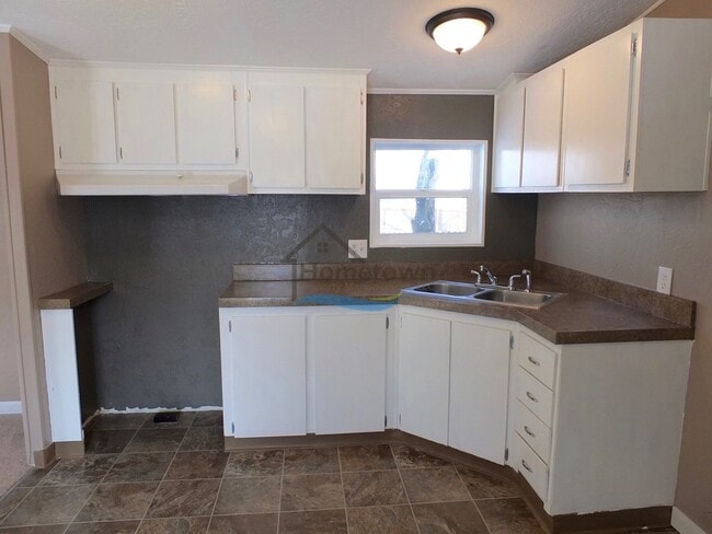 Building Photo - Beautiful & Clean 2 Bed 1 Bath Manufacture...