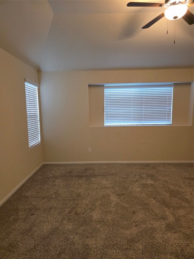 Building Photo - 12418 Greencanyon Dr