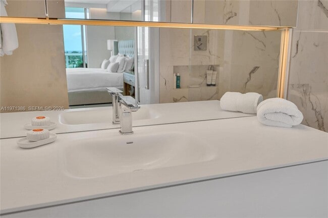 Building Photo - 6700 Indian Creek Dr