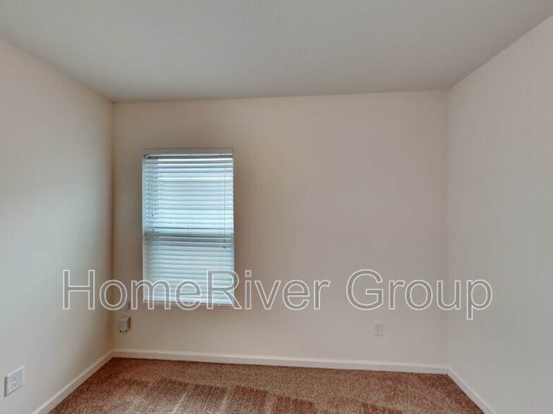 Building Photo - 4895 Creek Bluff Ln