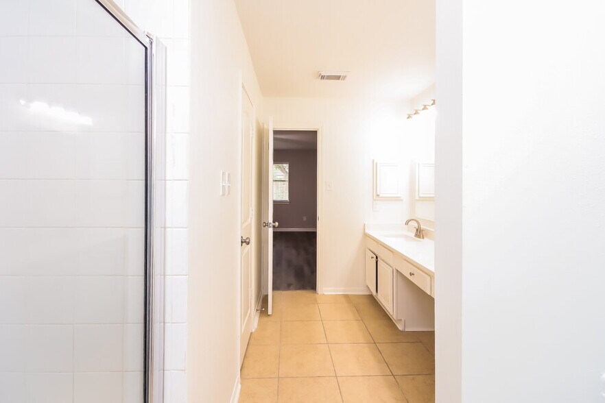 Building Photo - 4839 Callery Creek Dr