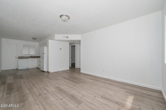Building Photo - 2049 W Hayward Ave