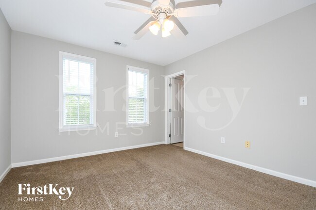 Building Photo - 405 Verbena Ave