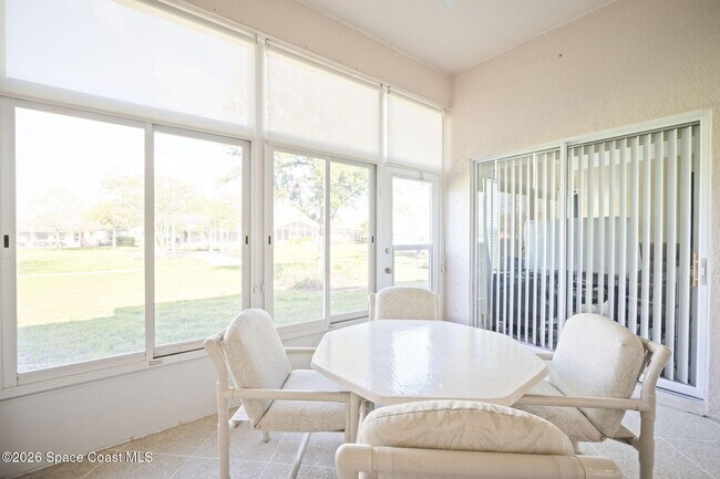 Building Photo - 6924 Renshaw Dr