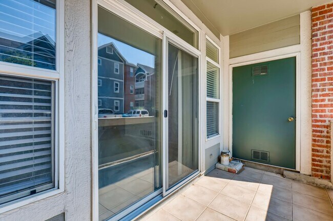 Building Photo - 14231 E 1st Dr