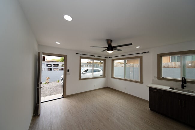 Primary Photo - 98-352-352 Pono St