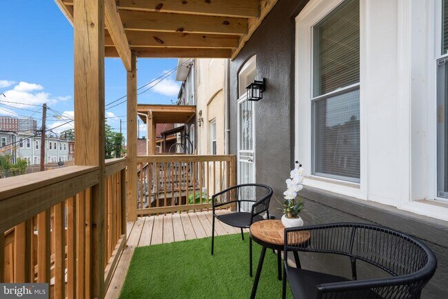 Building Photo - 2235 E Chase St