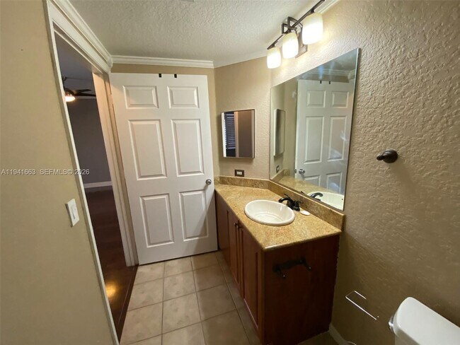 Building Photo - 1202 Belmont Ln