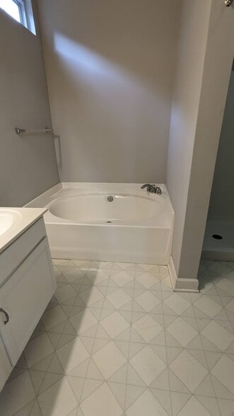 Building Photo - 2703 Rosedale Pl