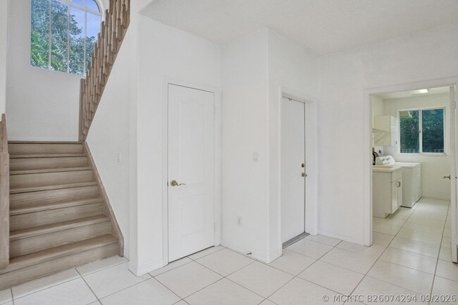 Building Photo - 11340 Lakeshore Dr