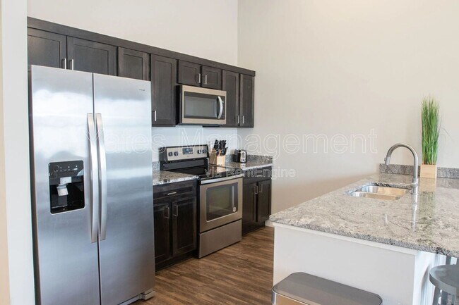 Building Photo - 115 Valor Dr