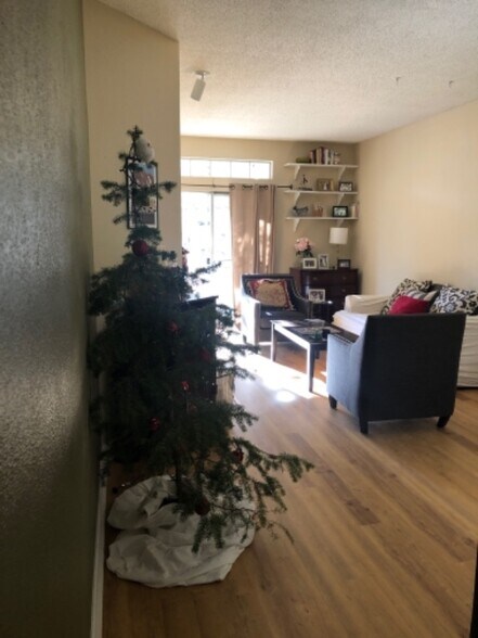 Building Photo - 7410 Singing Hills Dr