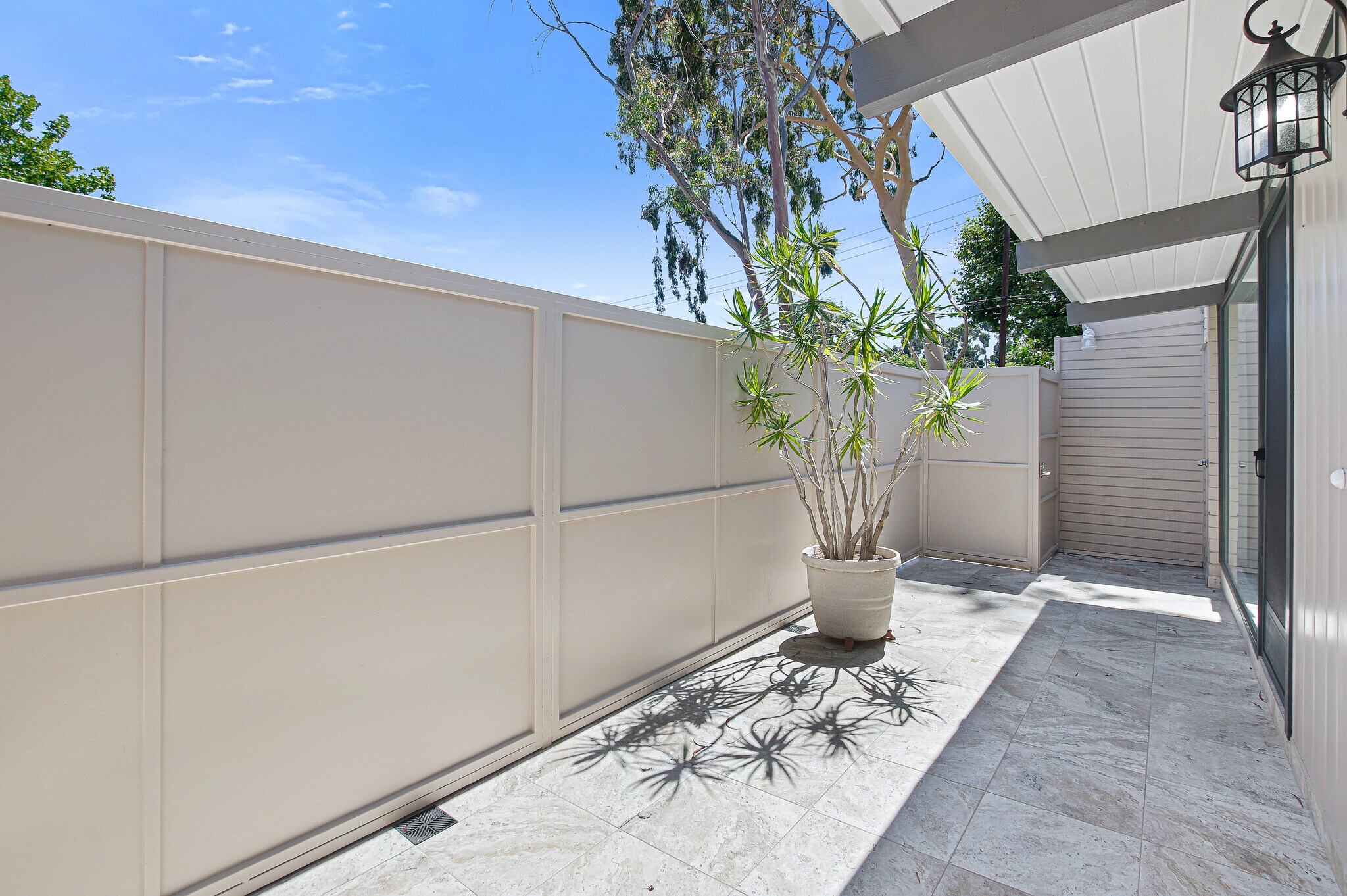 Patio - 11301 Gladwin St