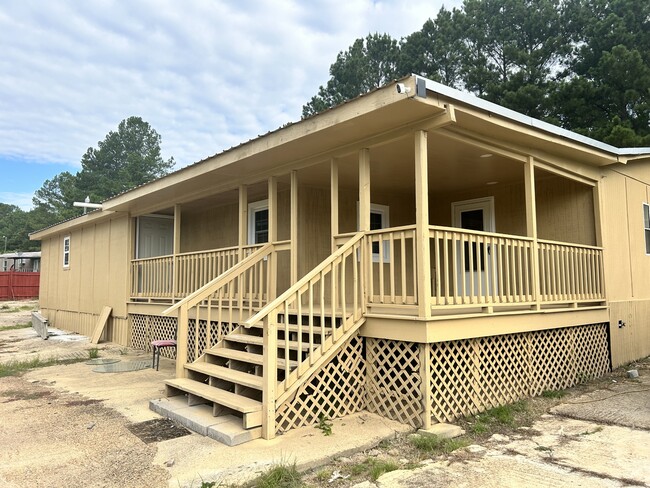Building Photo - 1794 John Branch Rd