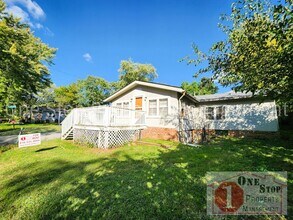 Building Photo - Come See this Charming 2-bedroom, 1-bath H...