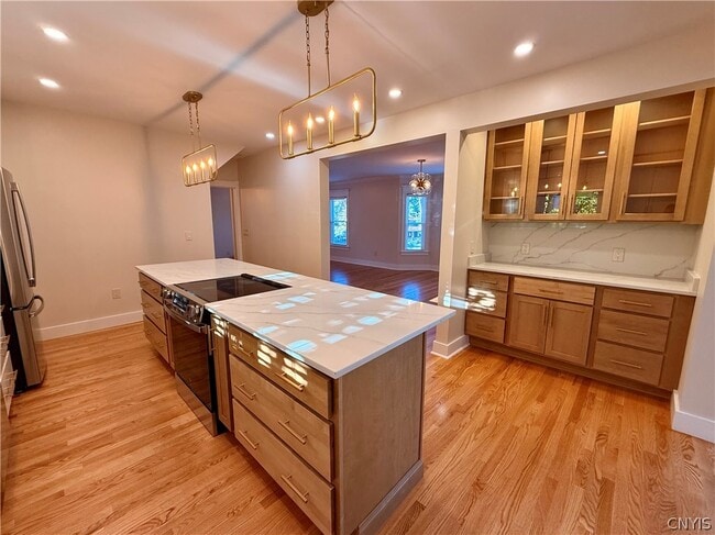 Building Photo - 11 Sanger Ave