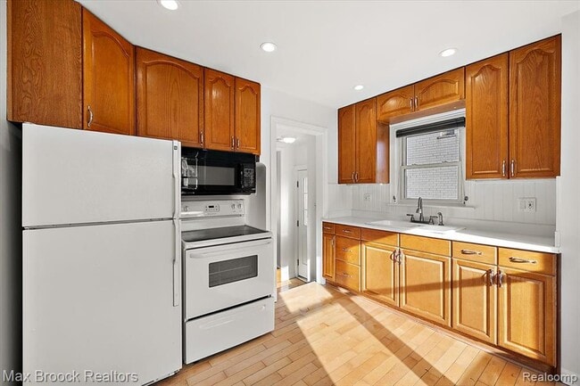 Building Photo - 912 Woodsboro Dr