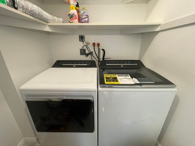 Building Photo - 117 Flanders C