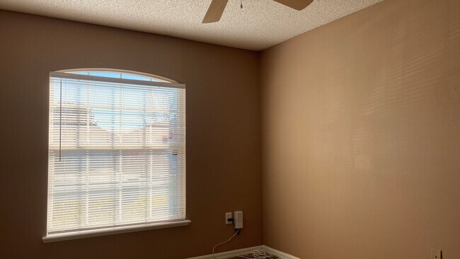 Building Photo - 7323 Lawn Tennis Ln