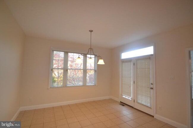 Building Photo - 105 Bolton Ct