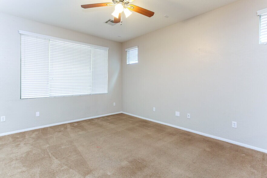 Building Photo - 10436 Scotch Elm Ave