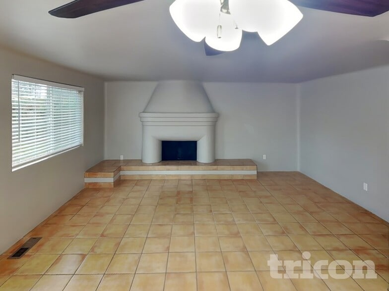 Building Photo - 12317 NE 33rd St