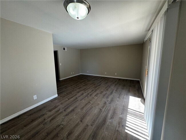 Building Photo - 5471 Indian River Dr