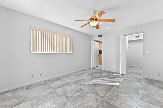 Building Photo - 14895 Builtmore Way
