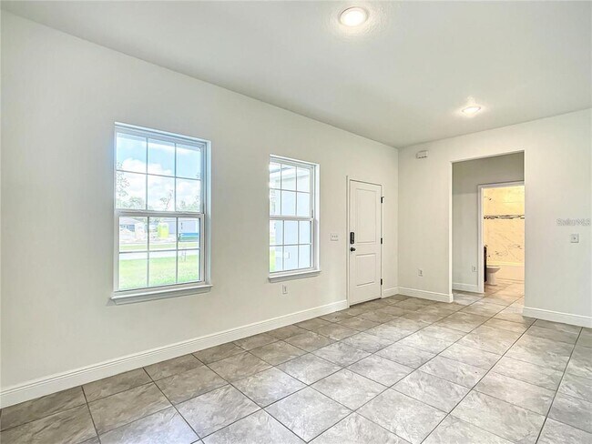 Building Photo - 406 Marion Oaks Trail