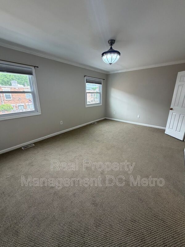 Building Photo - 1406 Carrollsburg Pl SW