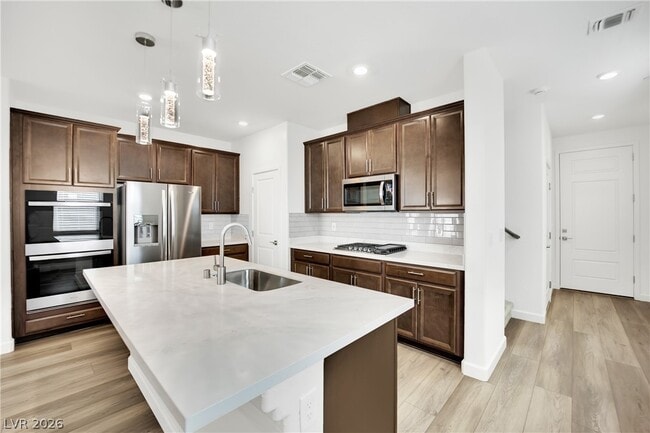 Building Photo - 1515 Pacific Baza St