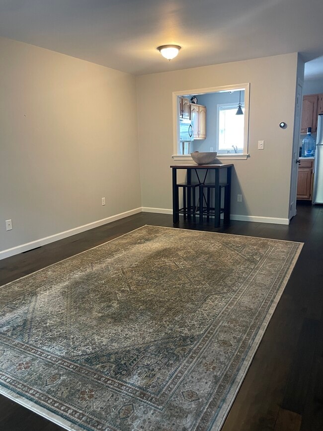 Building Photo - 74 Commodore Cmn