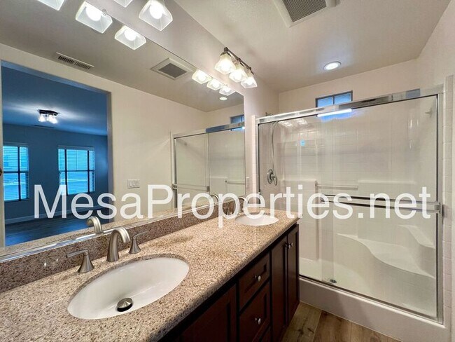 Building Photo - 12346 Claredon Dr