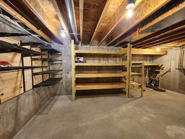 Building Photo - Short Lease Available