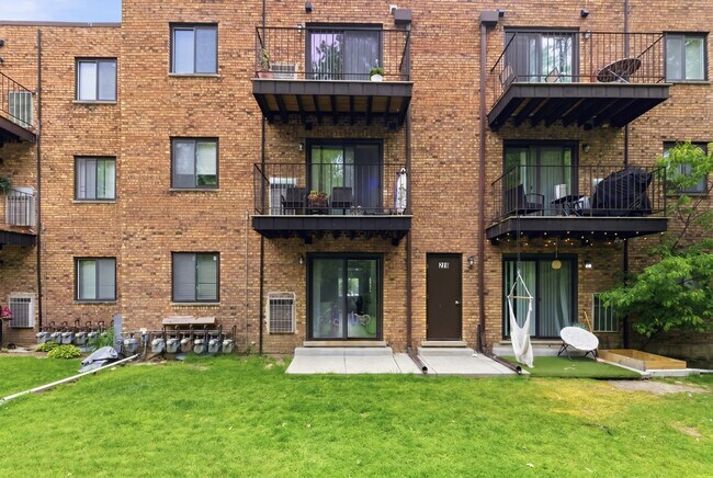 Building Photo - 224 E Rimini Ct