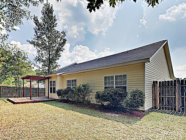 Building Photo - 121 Summer Vale Dr