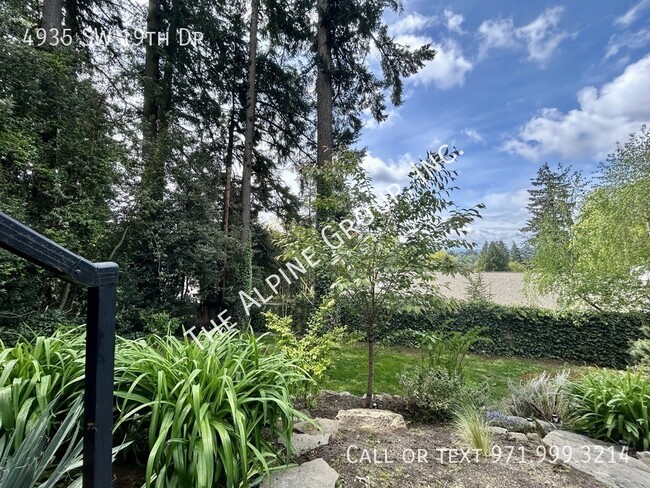 Building Photo - 4935 SW 19th Dr