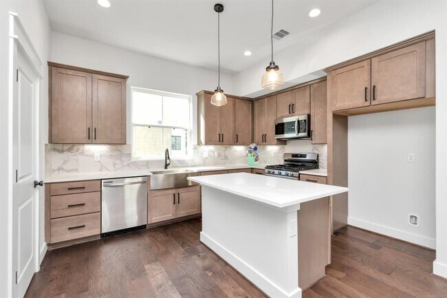 Building Photo - 5422 Wheatley St