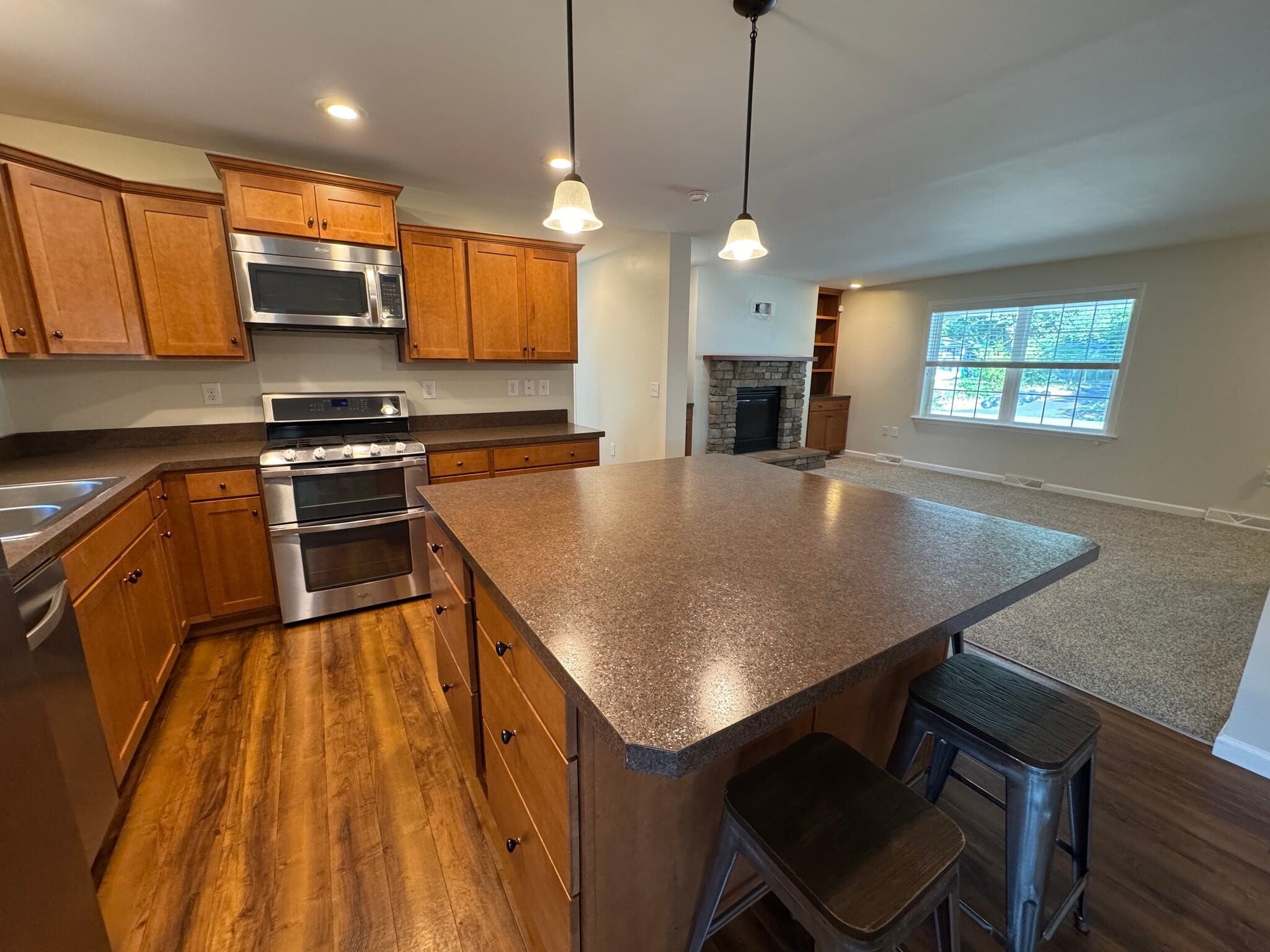 Building Photo - 2094 Fieldcrest Dr